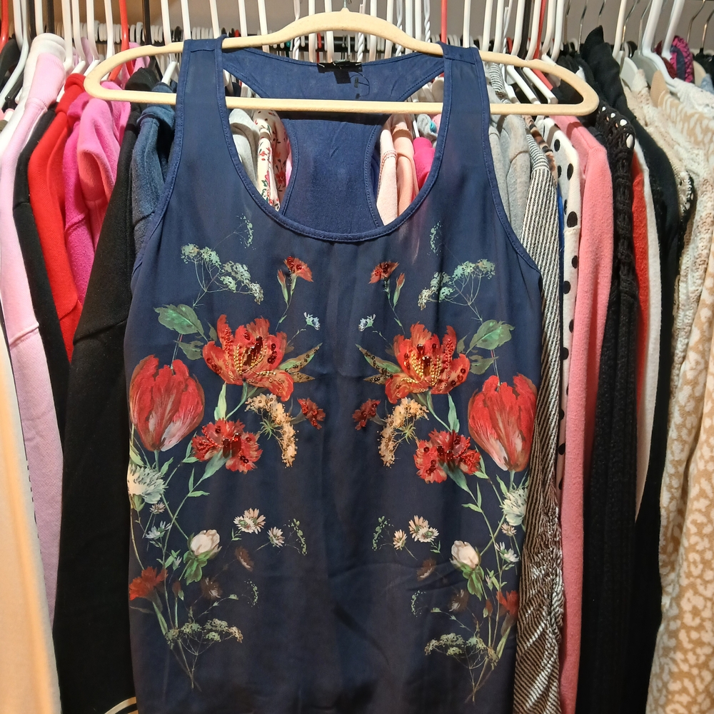 ☀️ 3 For $15 Express Navy and Red Floral Tank Top